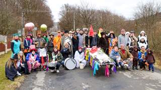 Náhled: Fotka účastníků končinového průvodu na Provodově 2026