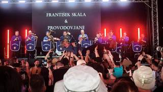 Náhled: Dechovka z Provodova na festivalu Rock for People 2025